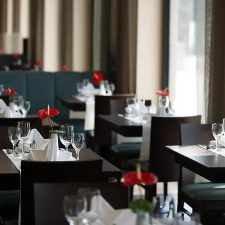 Intercityhotel Hotel 4*
