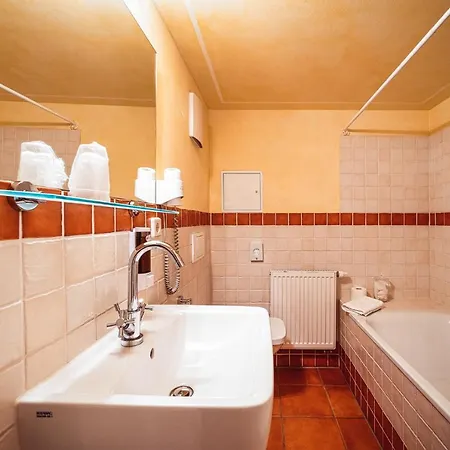 Hotel Ristorante E Pensione La Campagnola 2*