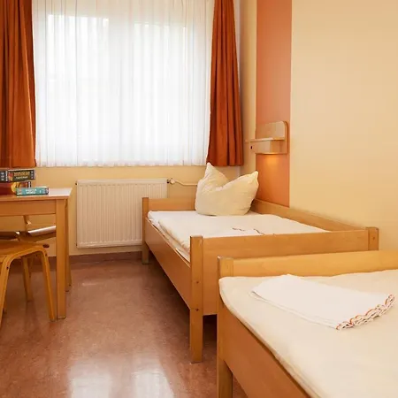 Djh - Jugendgaestehaus Hostel *