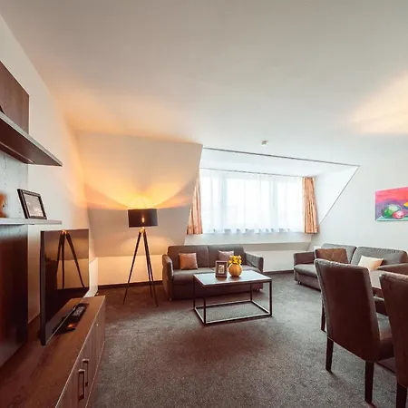 Apartamento Familienapartment Am Neumarkt L *