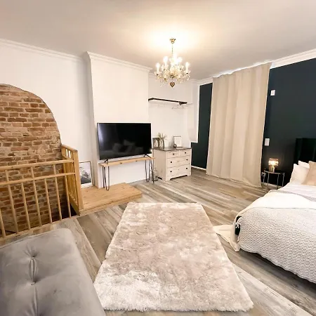 New Deluxe In Quiet Back House * Dresde