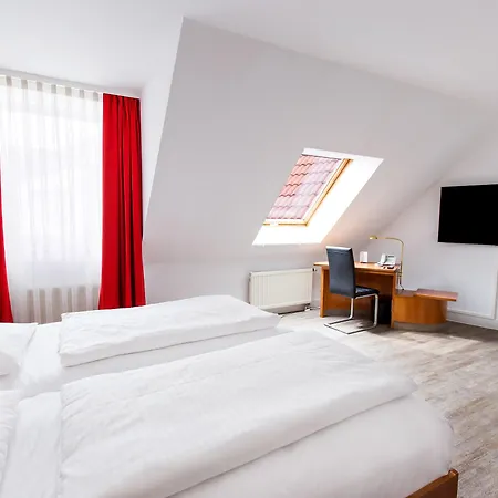 Dormero Airport Hotel 4*