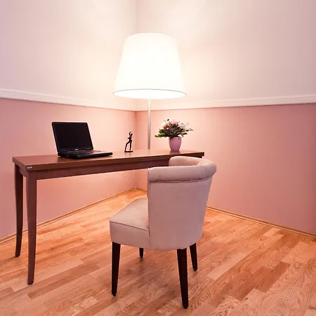 Aparthotel Am Schloss 4*