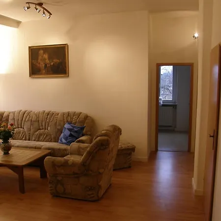 Bellevue Apartment *
