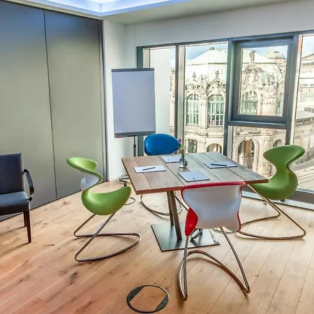 Aparthotel Staycity Centre