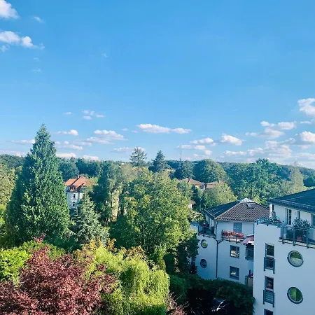 Homestay Gaestezimmer In Mit Dach-terrasse, Wohnbereich Und Kueche *