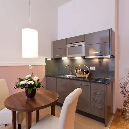Am Schloss Aparthotel 4*