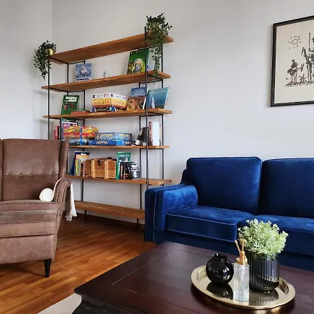 4 Raum Mit Balkon Auf 120sqm In Lage Apartmán *
