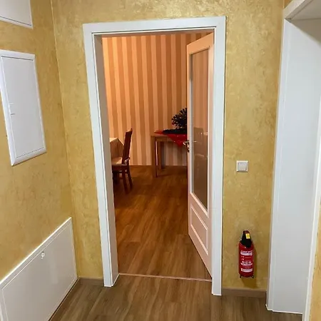 Apartment Apartment-haus Landeskrone