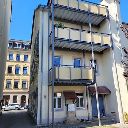 Oder Dresden-neustadt Inkl Parkplatz Mit Balkon Oder Terrasse アパート