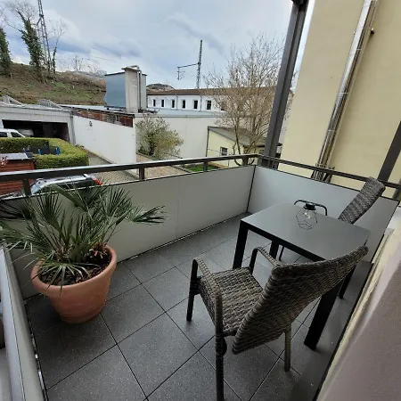 Oder Dresden-neustadt Inkl Parkplatz Mit Balkon Oder Terrasse アパート