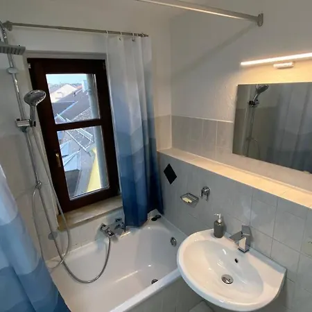 Wunderschoene Grosszuegige Neustadtwohnung Apartment Dresden