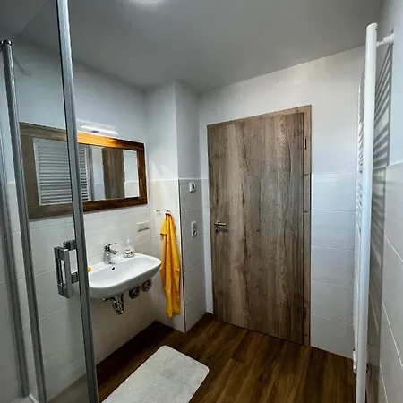 Apartment Apartment-haus Landeskrone *