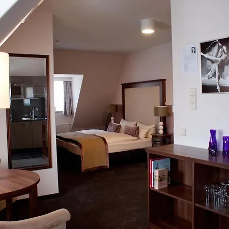 Aparthotel Am Schloss 4*
