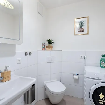 Pineapple Zwinger Ix - 80 Qm - 1x Free Parking - Dresden