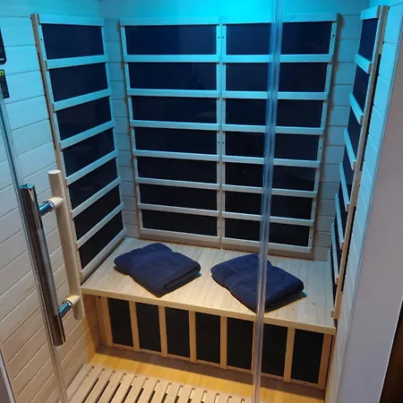 Federtraum Mit Sauna Sehr Gemuetlich, Neu * Dresden