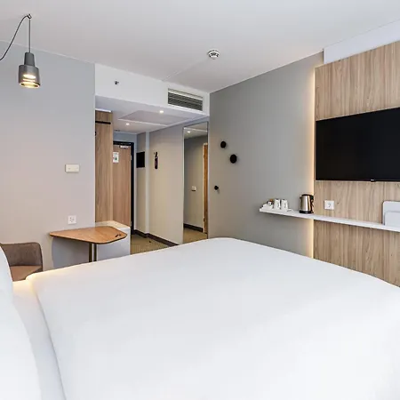 فندق Express Zentrum By Ihg 3*
