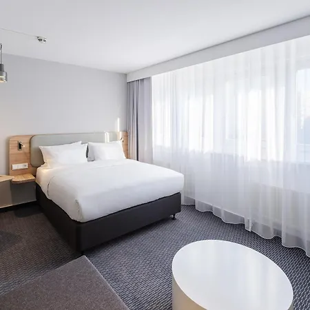 Express Zentrum By Ihg فندق