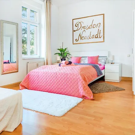 Appartamento Bis 6 Personen - Helle, Ruhige Whg, 2 Baeder, Dd Neustadt - Lage *