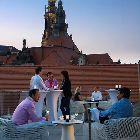 Hyperion Am Schloss Dresde