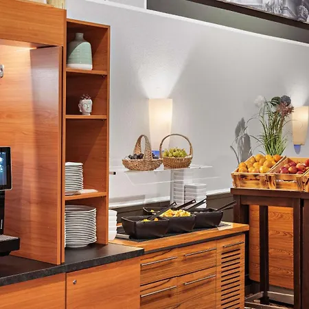 Hotel Hilton An Der Frauenkirche 4*