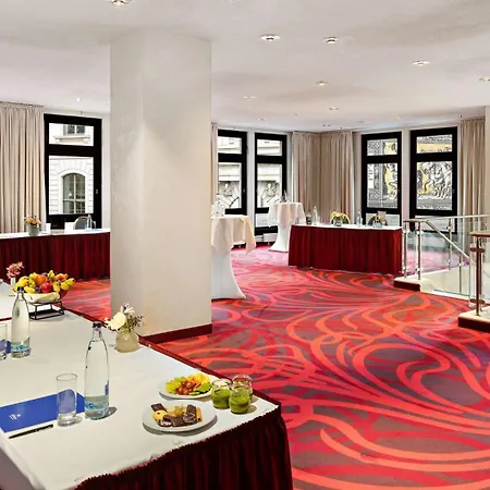 Hilton An Der Frauenkirche Hotel 4*