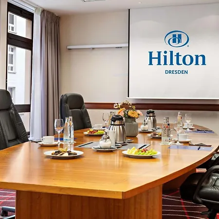 Hilton An Der Frauenkirche 4*