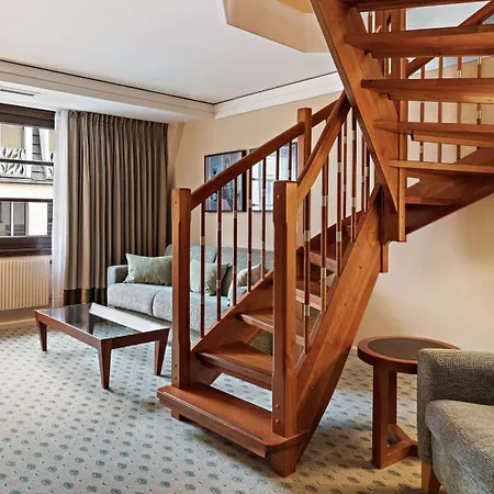 Hotel Hilton An Der Frauenkirche 4*