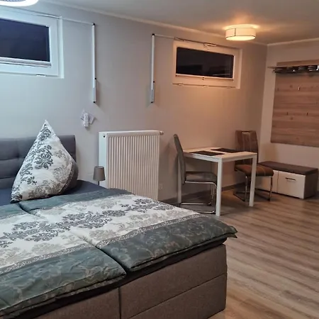Oder Dresden-neustadt Inkl Parkplatz Mit Balkon Oder Terrasse * ドレスデン