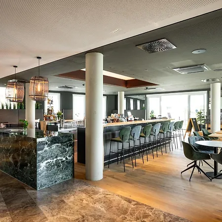 Hotel Arcotel Hafencity 4*