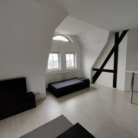 Skyline Retreat - Grand Penthouse Apartment *