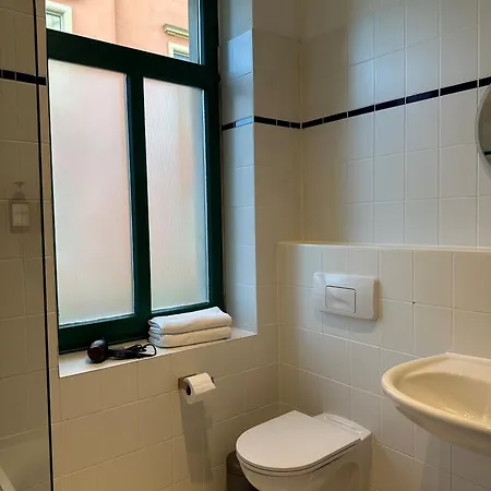 アパート Charmanter Altbau ドレスデン