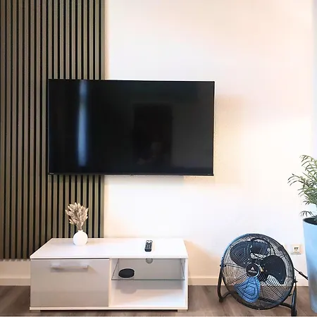 Coview - Design Mit Vollausgestatteter Kueche, Terrasse, Eigenem Zugang, Highspeed Wlan Apartmán Drážďany