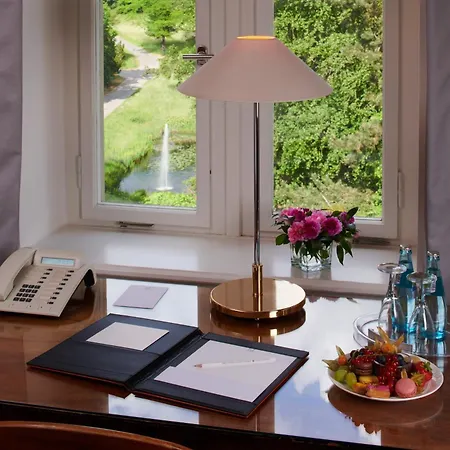 Hotel Schloss Eckberg 4*