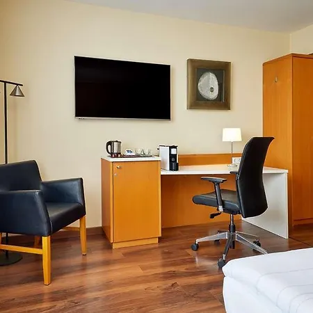 Western Macrander Hotel 4*