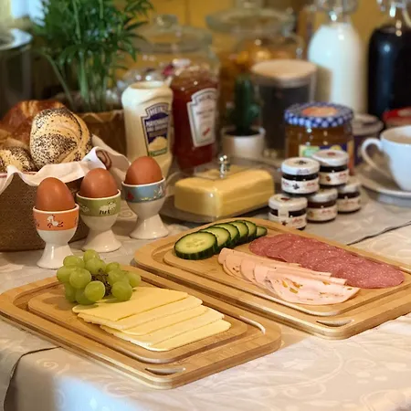 City View Apartment - Breakfast - Netflix - Free Shuttle * Dresden