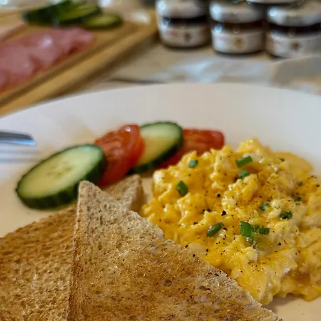 City View Apartment - Breakfast - Netflix - Free Shuttle *