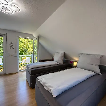 Apartment Dresdenstay 3 Schlafzimmer 2 Baeder Balkon Kamin Ps4