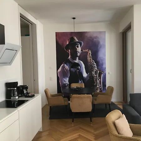 Modernes Am Neumarkt Apartman *