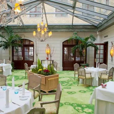 ホテル Relais & Chateaux Buelow Palais ドレスデン