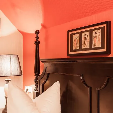 Aviv Hotel 3*