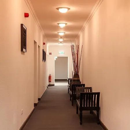 Aviv 3*