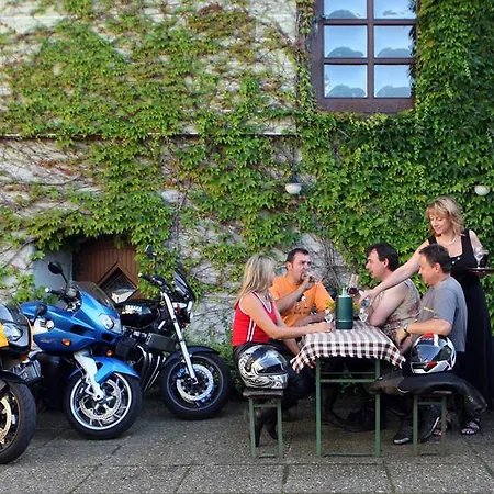 Landhaus Marsdorf ホテル