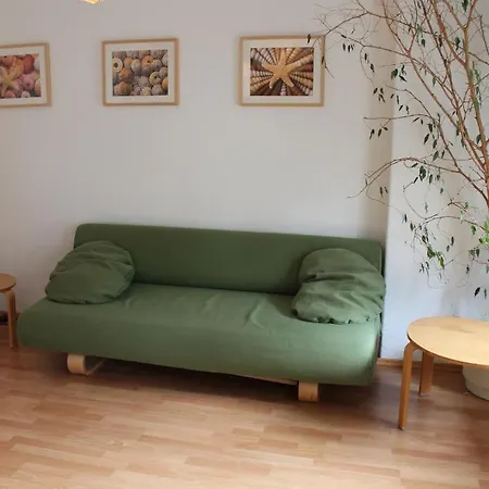 Vandrerhjem Louise 20 *