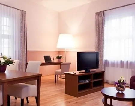 Aparthotel Am Schloss 4*