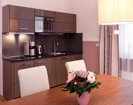 Am Schloss Aparthotel 4*