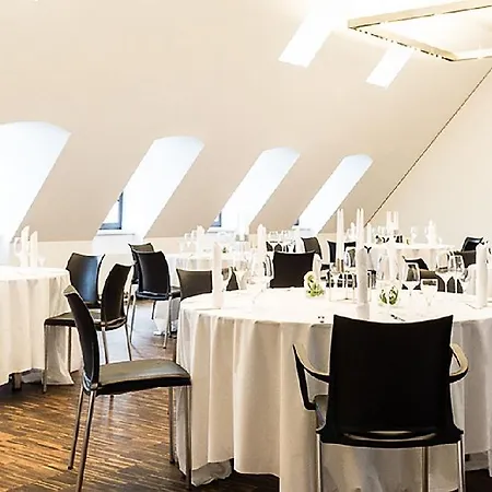 Townhouse Hotel 5*
