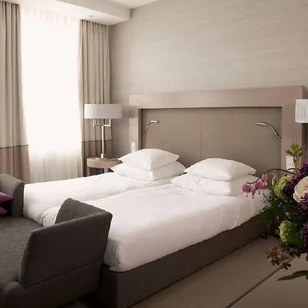 Townhouse Hotel