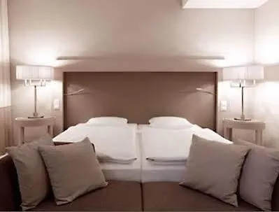 Vienna House Qf 5*