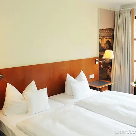 Schloss Eckberg 4*